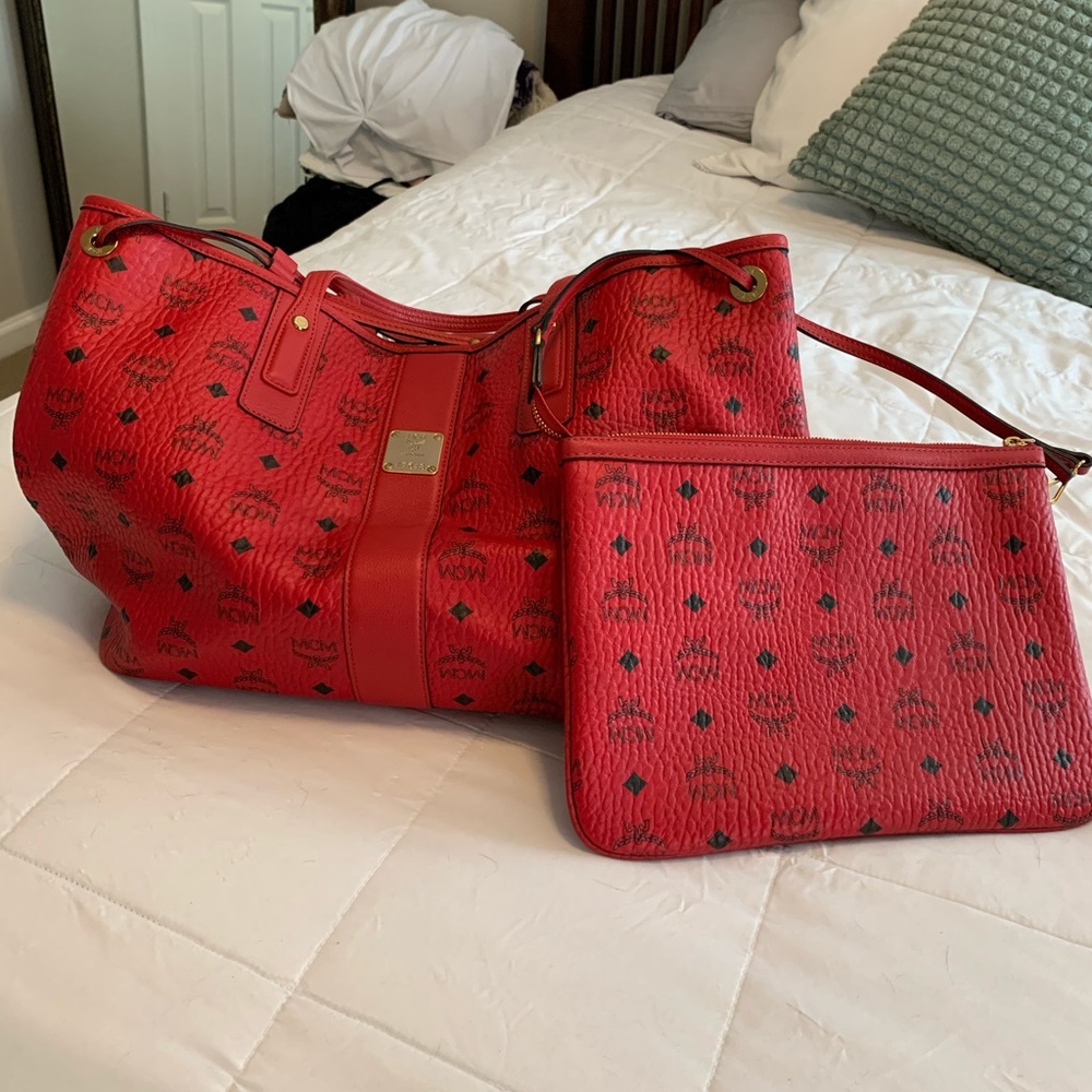 Mcm red medium shoulder bag